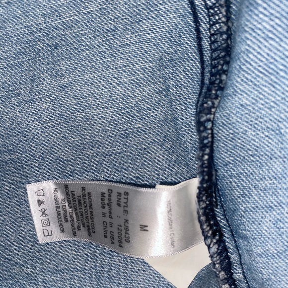 Fashion nova distressed denim jacket - Picture 3 of 4